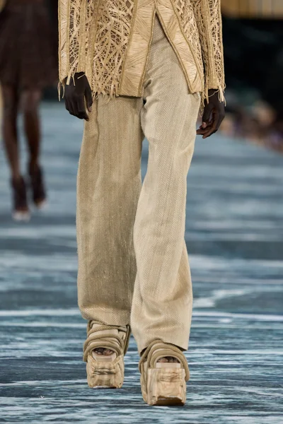 Look 17